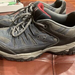 Skechers Men's Black and Gray Athletic Shoes
